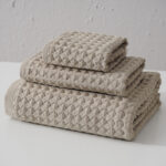 Pure Cotton Honeycomb 32 Bath Towels - Image 3