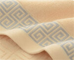 Three sets of Great Wall grid bath towels - Image 2