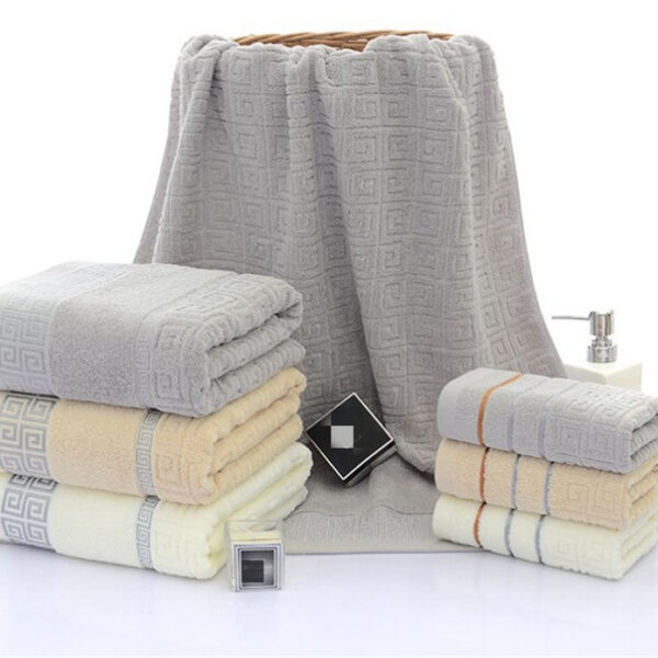 Three sets of Great Wall grid bath towels